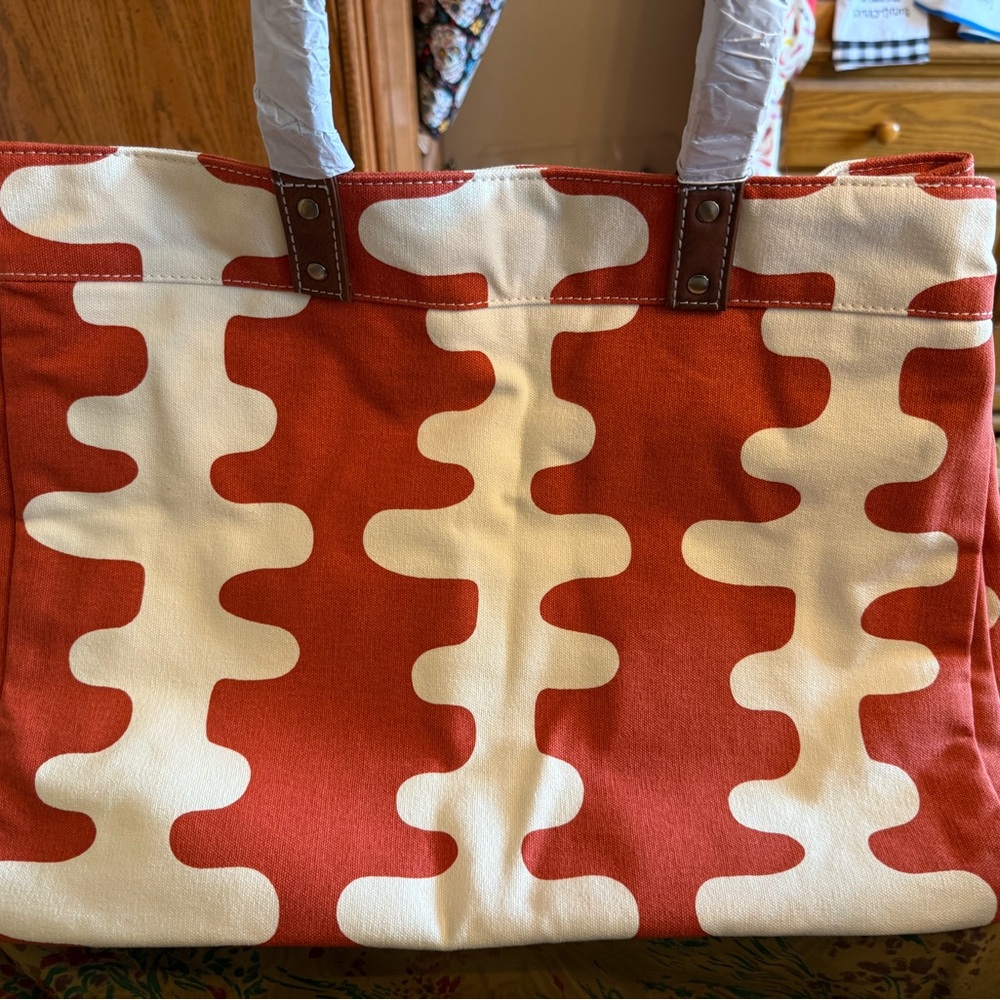 Maika Red and White Graphic Tote Bag